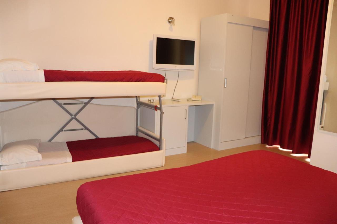 Hotel Morolli Римини Экстерьер фото
