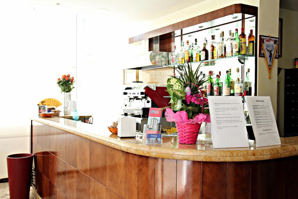 Hotel Morolli Римини Экстерьер фото