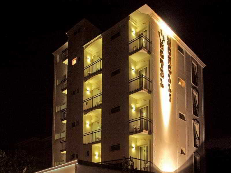 Hotel Morolli Римини Экстерьер фото
