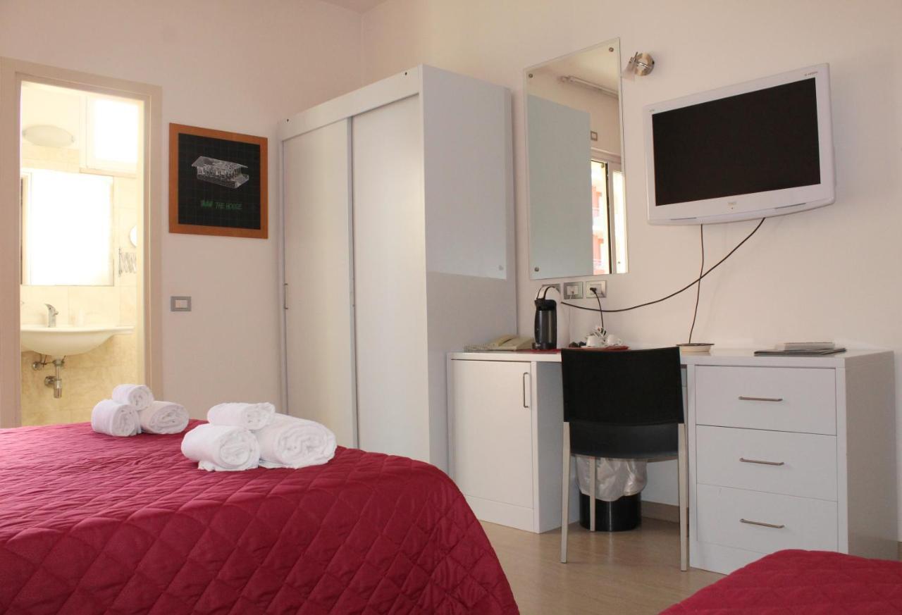 Hotel Morolli Римини Экстерьер фото