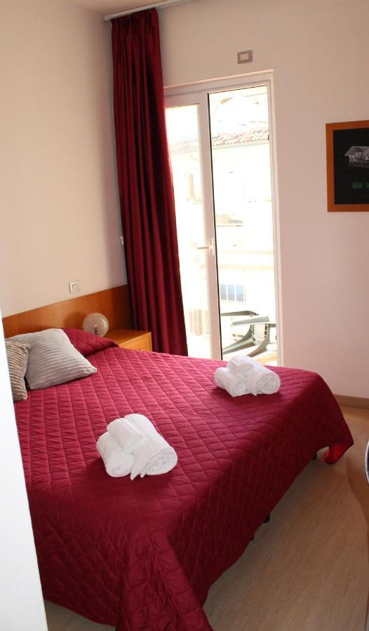 Hotel Morolli Римини Экстерьер фото