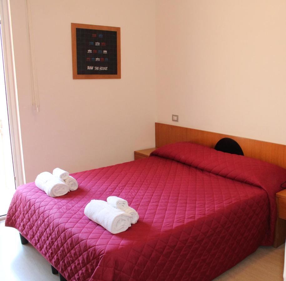 Hotel Morolli Римини Экстерьер фото